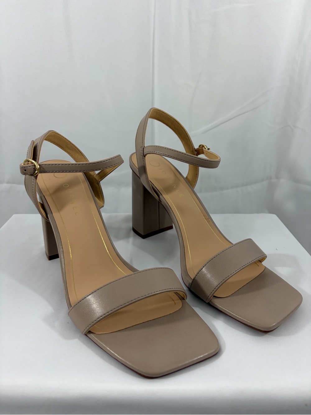 NWT Journee Women’s Size 11 Classic Ankle-Strap Block Heel Sandals in Taupe